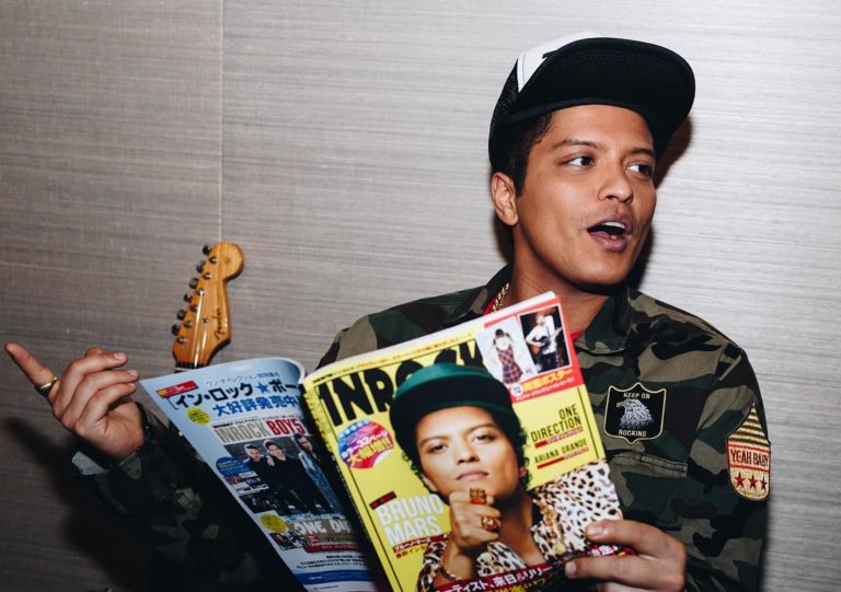 Bruno Mars Just Made Every Woman at the 2017 Grammy Awards Melt