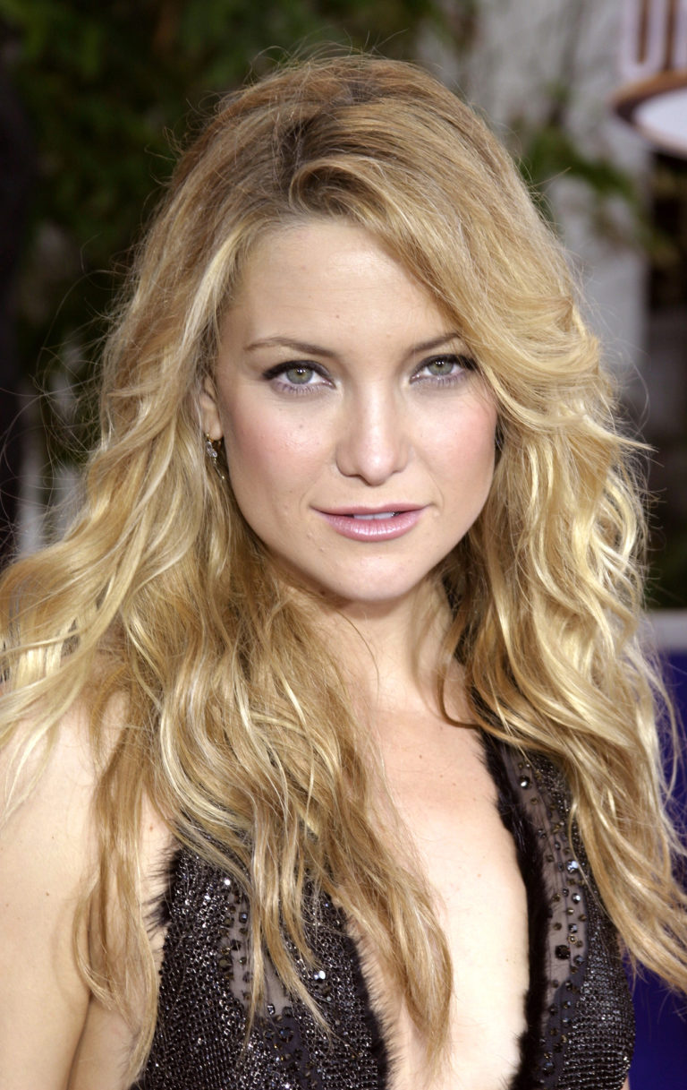 Kate Hudson Shares Sweet Photo in Honor of Parents Goldie Hawn & Kurt Russell’s 34th Anniversary