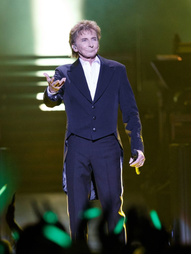 Barry Manilow Comes out as Gay and Reveals Romance of 40 Years with Manager Garry Kief