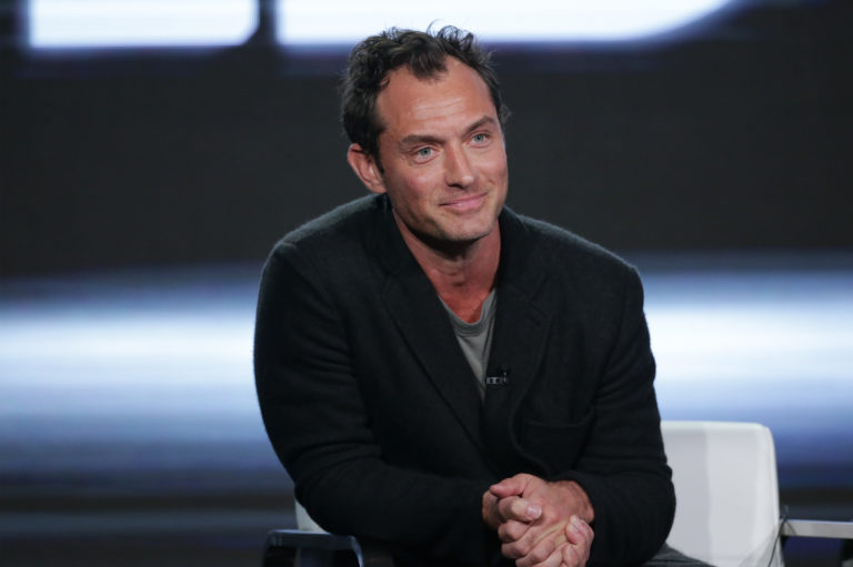 Jude Law as Dumbledore in Fantastic Beasts and Where to Find Them Sequel