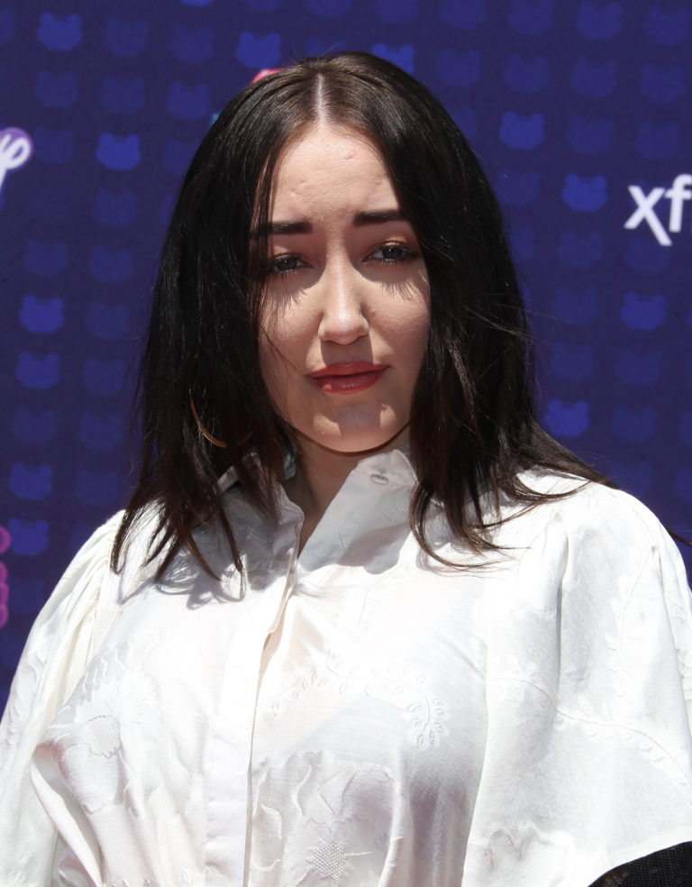 Noah Cyrus and Big Sean to Perform at the 2017 MTV Movie & TV Awards
