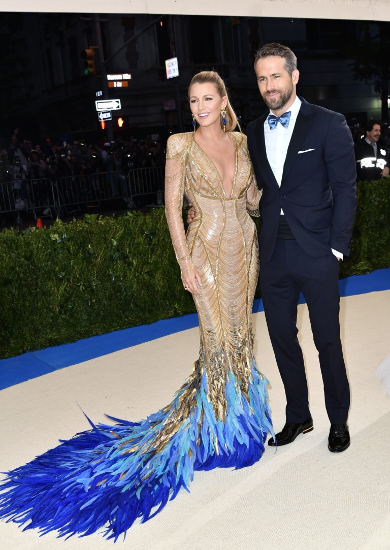 Blake Lively Hilariously Shames Husband Ryan Reynolds For His Christmas Cookies