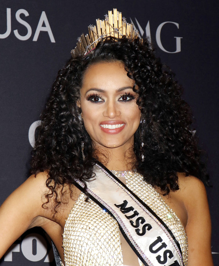 Nuclear Scientist Kára McCullough of District of Columbia Crowned Miss USA 2017