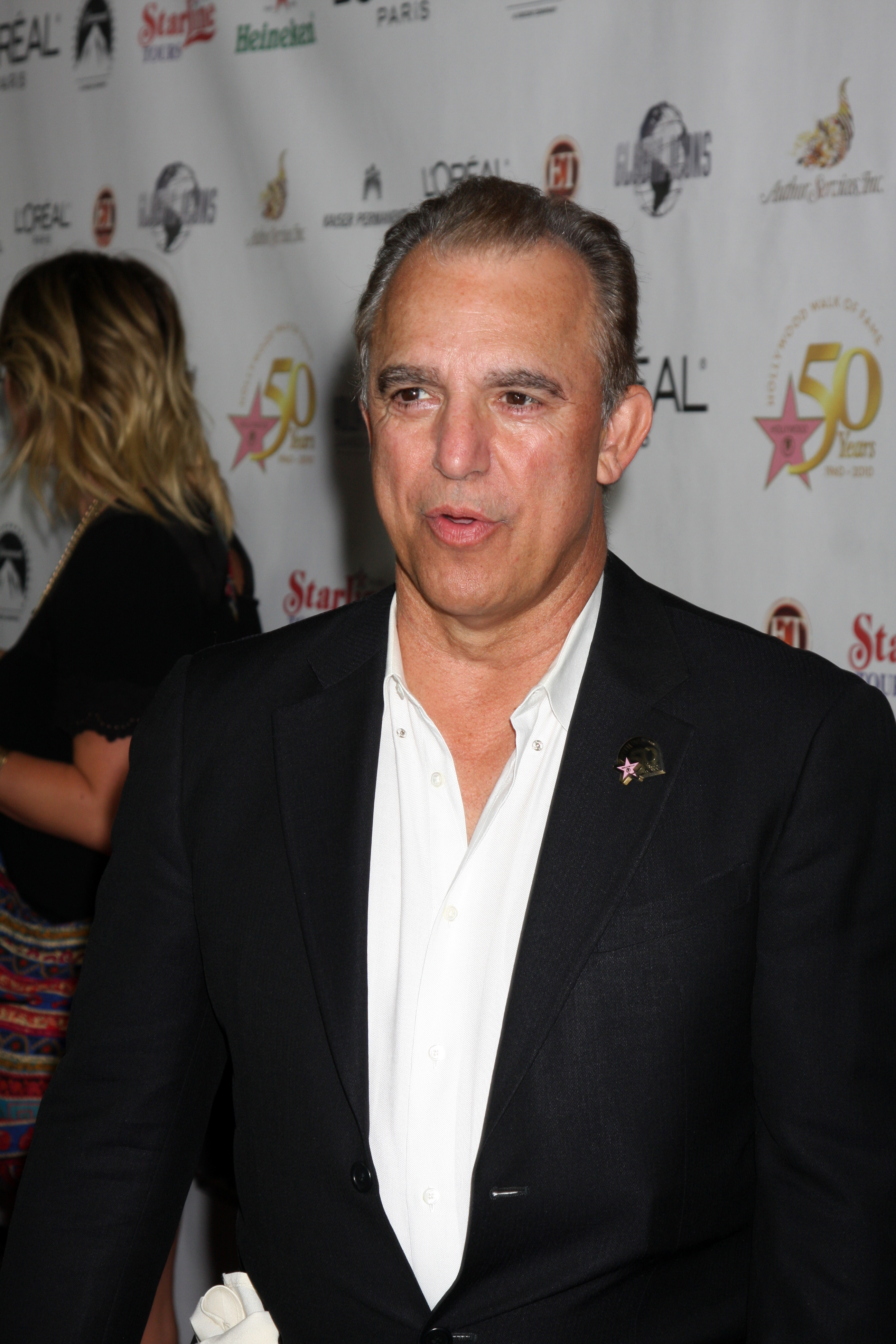 "Cheers" actor, Jay Thomas, dead at 69