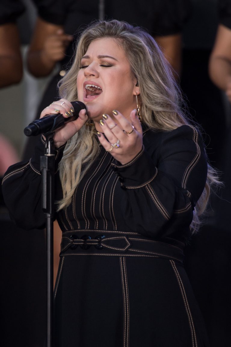 Kelly Clarkson Announces Dates for 2019 Meaning of Life Tour