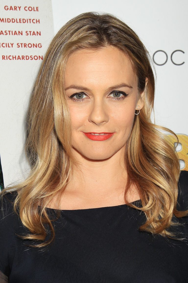 Alicia Silverstone to Star in “The Pleasure Of Your Presence”