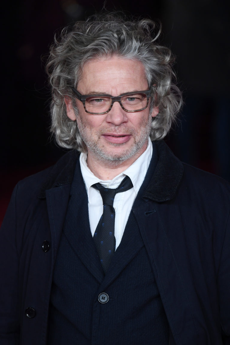 Queen biopic Bohemian Rhapsody finds new director