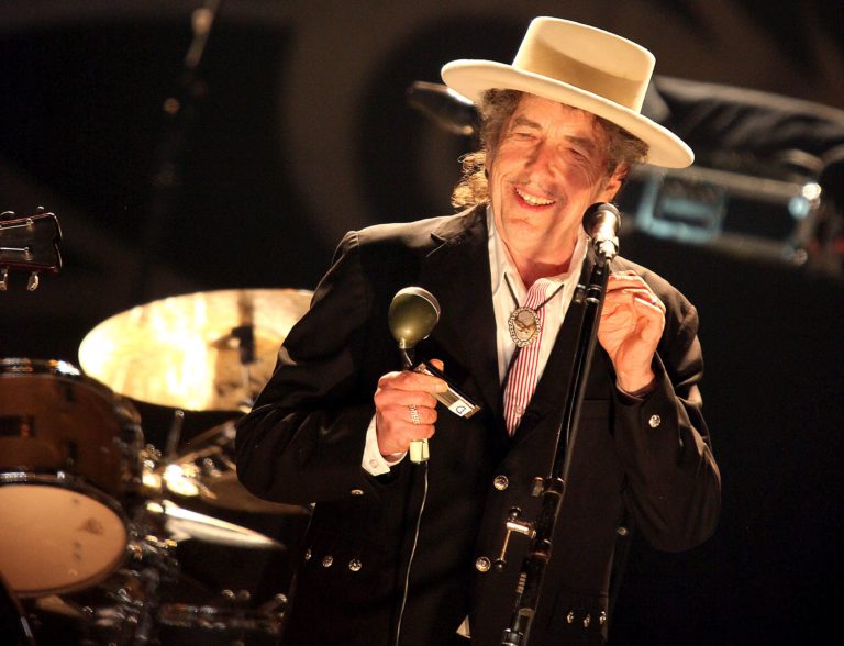 Bob Dylan’s Cult Album “Blood on the Tracks” Is Being Adapted into a Movie