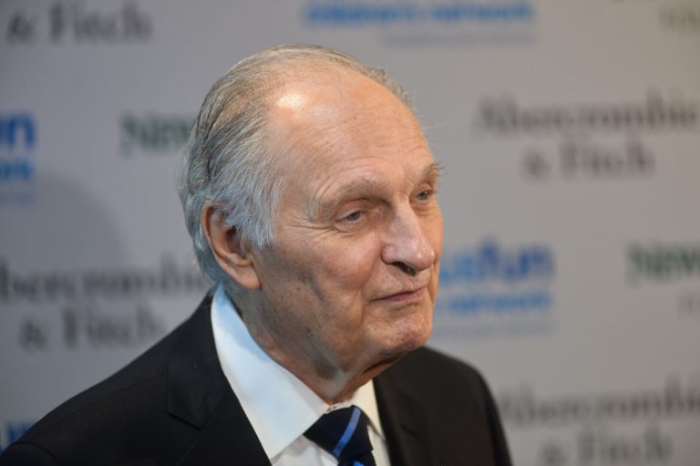 Alan Alda Set to Receive SAG Life Achievement Award