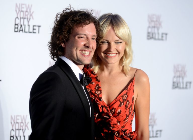 “Watchmen” Star Malin Akerman Marries Boyfriend Jack Donnelly