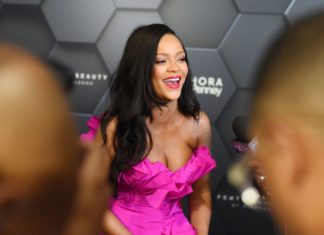 Rihanna. Photo by Stephen Lovekin/REX/Shutterstock (9882880aa)