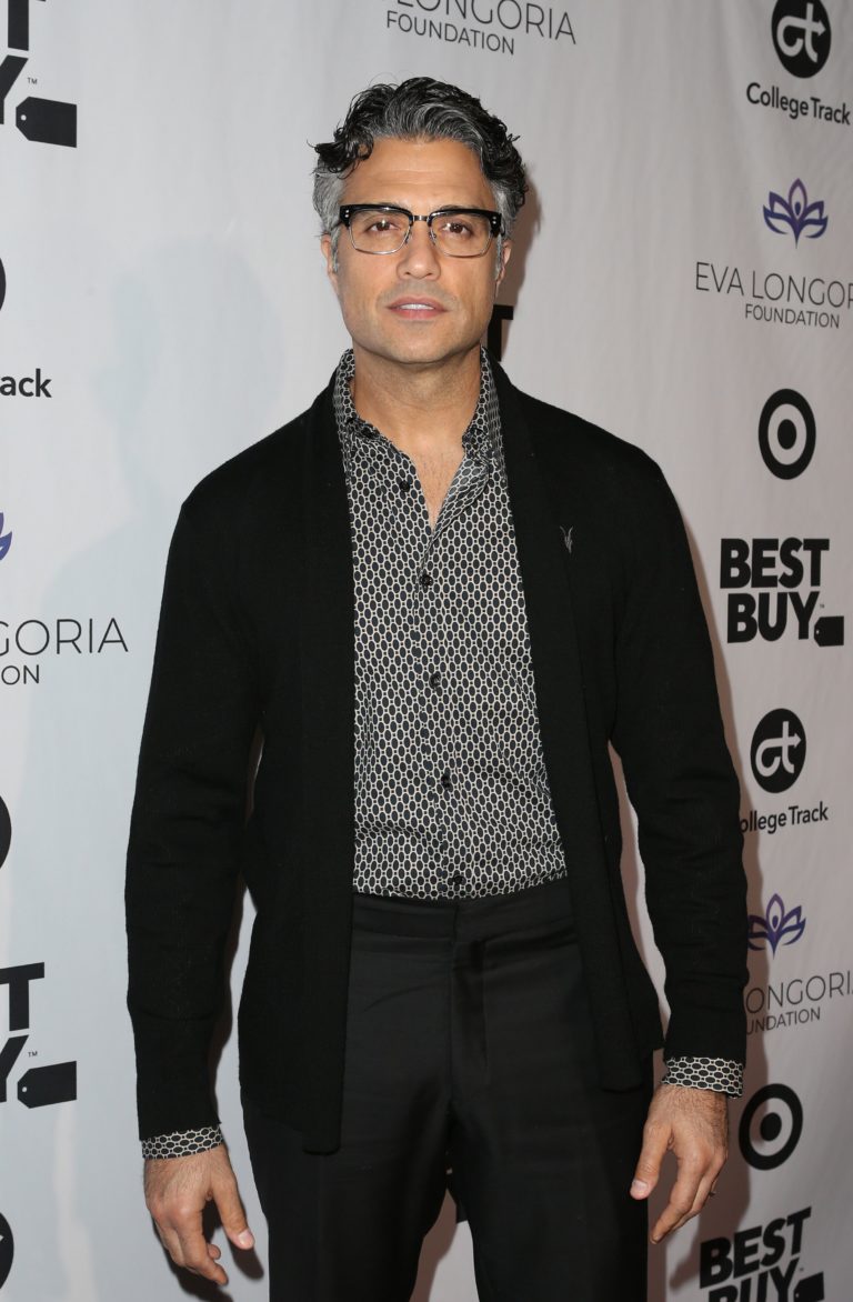Jaime Camil to Star in CBS Comedy Pilot
