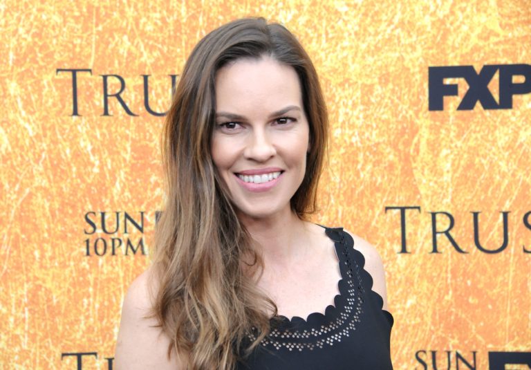 Hilary Swank to Star in Netflix’s Drama “Away”