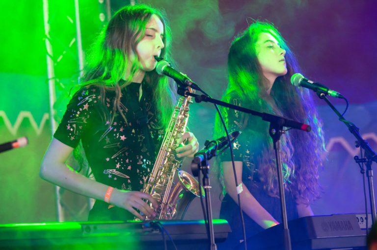 Mystery Jets, Let’s Eat Grandma Join Reading & Leeds 2019 Line-Up