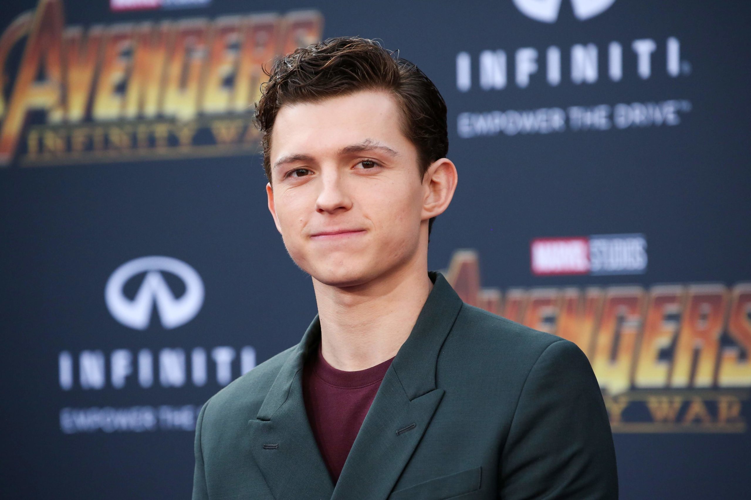 Ben 10 Movie 2021 Tom Holland Release Date : Chaos Walking (2021) movie ...