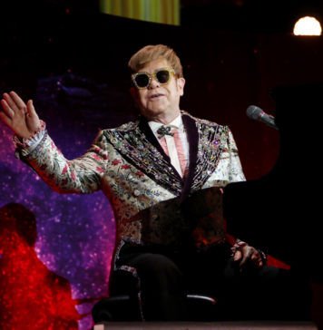 Elton John Announces "Farewell Yellow Brick Road" Tour in 2018