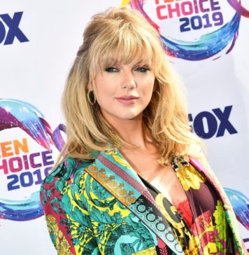 Taylor Swift at the Teen Choice Awards in 2019.