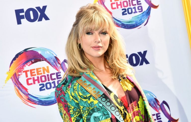 Taylor Swift at the Teen Choice Awards in 2019.