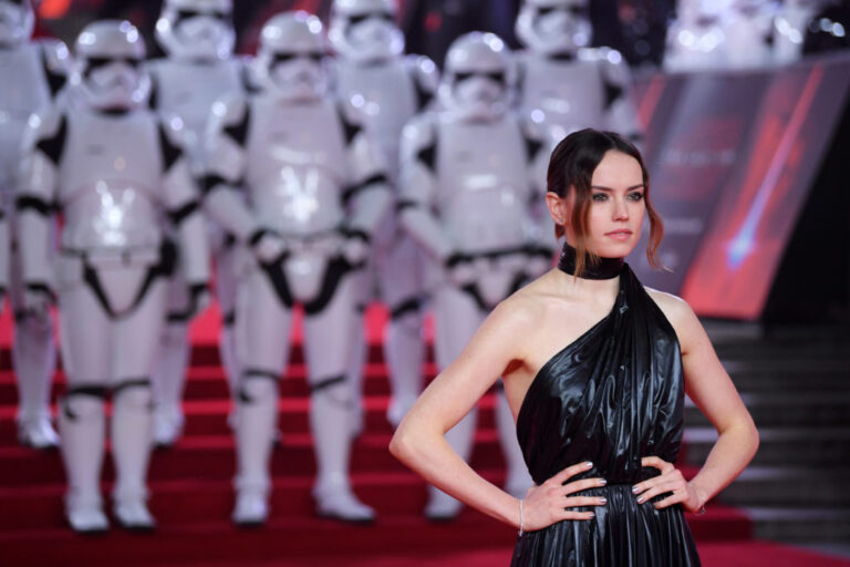 Daisy Ridley Reprising Her “Star Wars” Role in Three More Movies