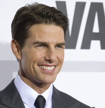 Tom Cruise at the "Valkyrie" Film Premiere in 2008